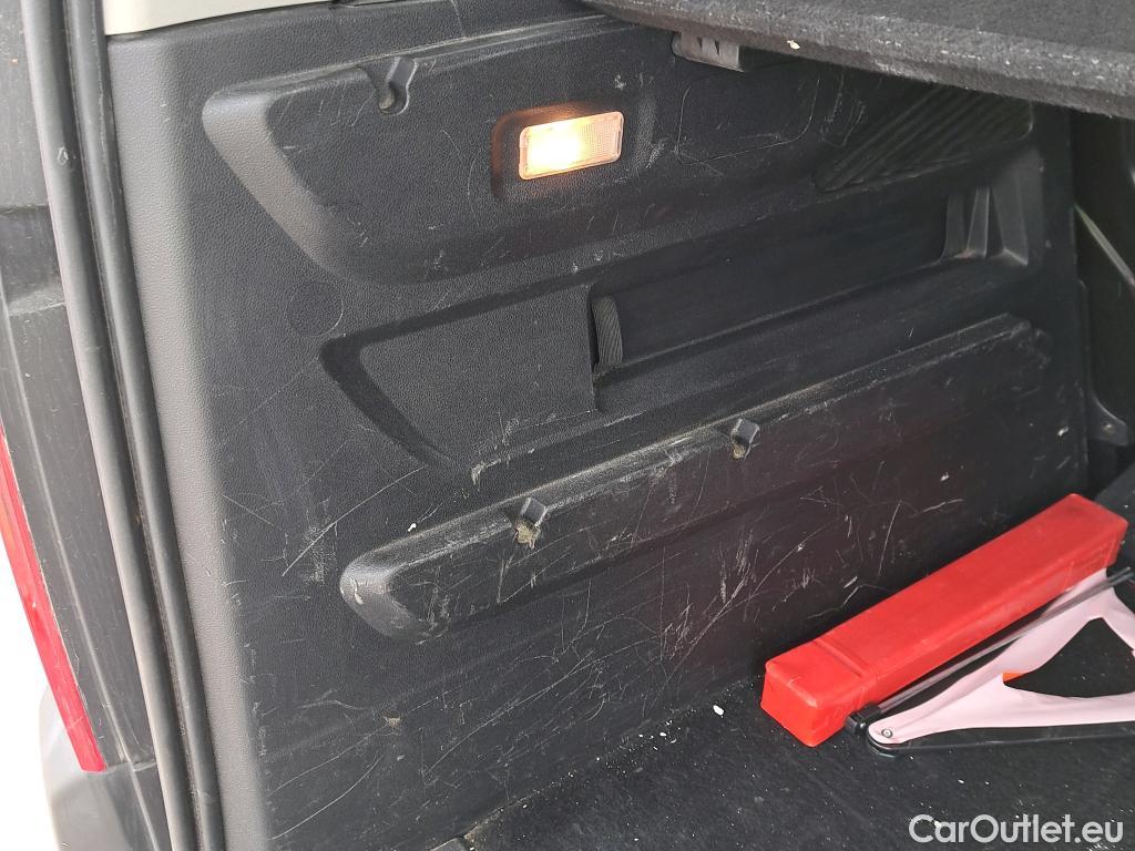  Peugeot  RIFTER PEUGEOT  / 2018 / 5P / monovolumen compacto Allure Standard BlueHDi 96kW EAT8 #32