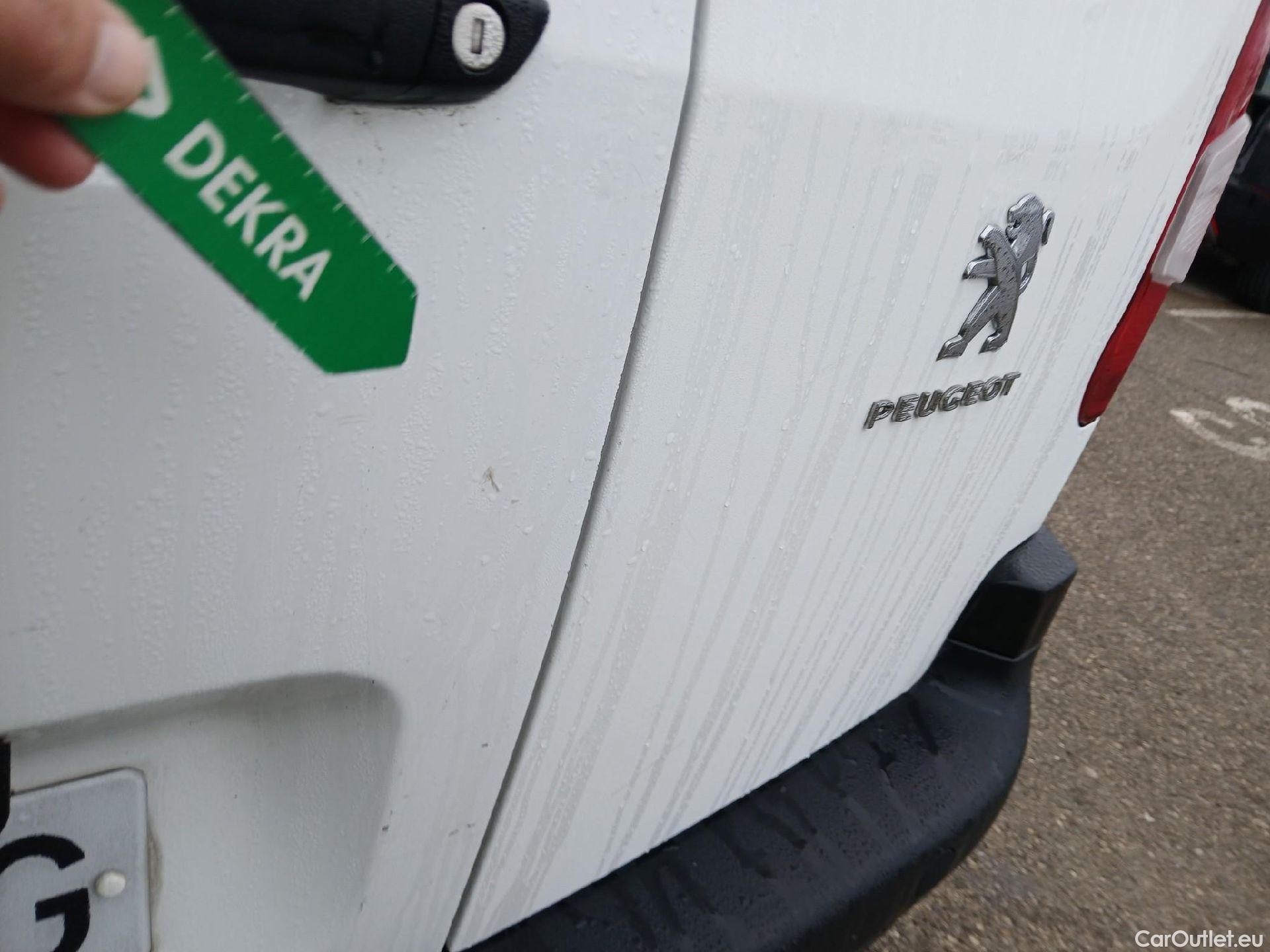  Peugeot  Partner PEUGEOT  / 2018 / 4P / furgón derivado de turismo Premium Standard 600kg BlueHDi 73kW (AC) #48