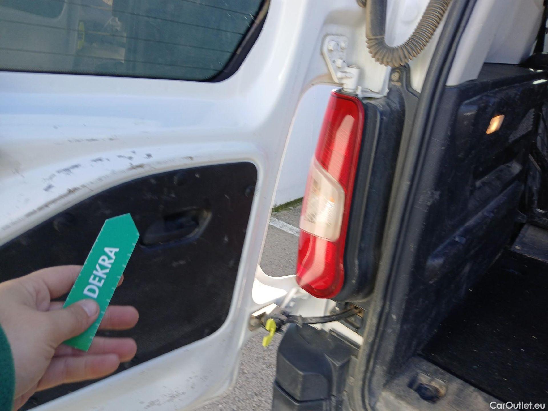  Toyota  Proace TOYOTA  City / 2020 / 4P / combi 1.5D 75kW (100CV) GX L1 (CX) #5