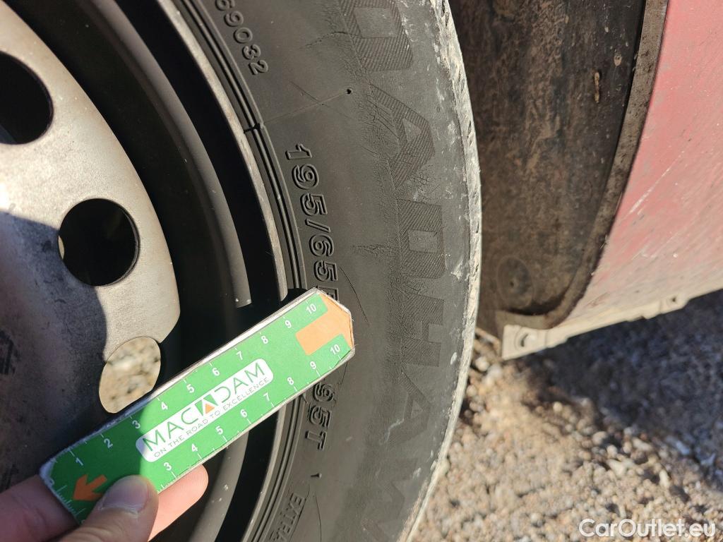  Renault  Kangoo  II Furgón Professional 1.5 dCi 90CV MT5 E6 #96