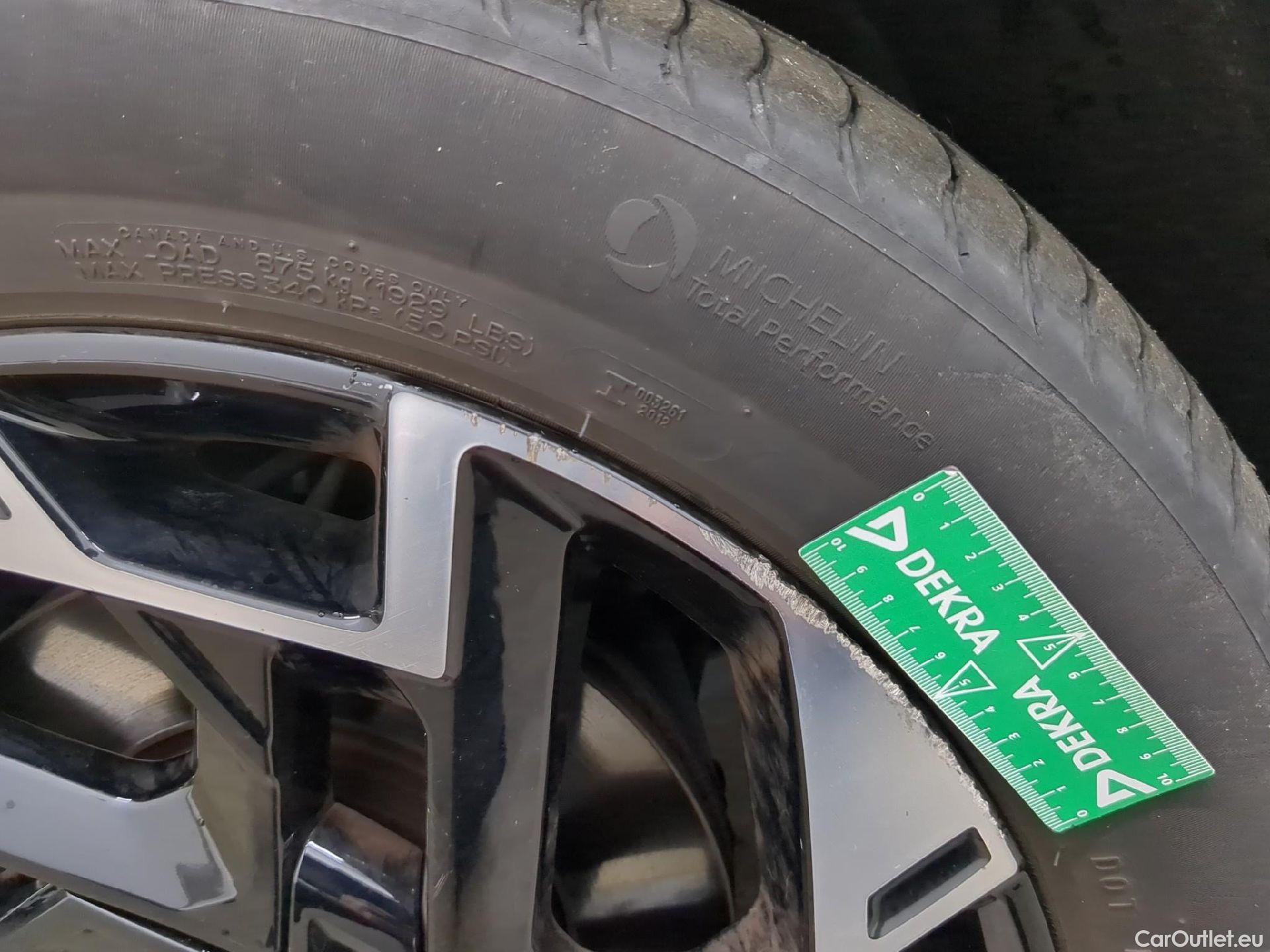  KIA  Sportage KIA  / 2021 / 5P / SUV 1.6 T-GDI 265 PHEV AUTO 4WD GT-L PREM BU #3