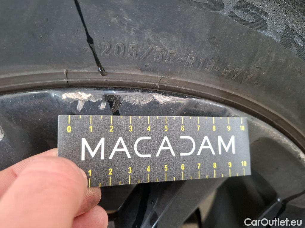  Citroen  C5 CITROEN  Aircross / 2018 / 5P / SUV Hybrid 225 ë-EAT8 Shine Pack #37