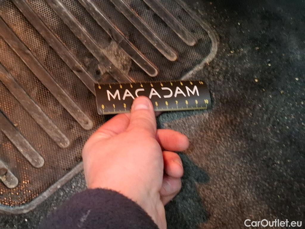  Peugeot  2008  Allure 1.2 PureTech 110CV BVA6 E6 #27