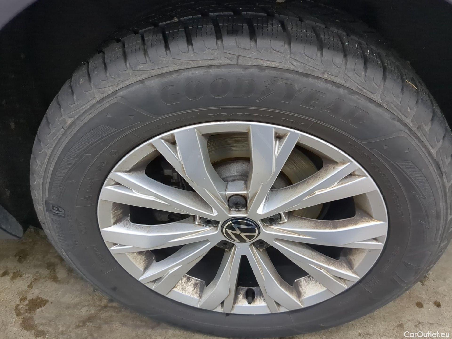  Volkswagen  Tiguan VOLKSWAGEN  / 2020 / 5P / SUV 2.0 TDI 150 DSG7 Life Business #3