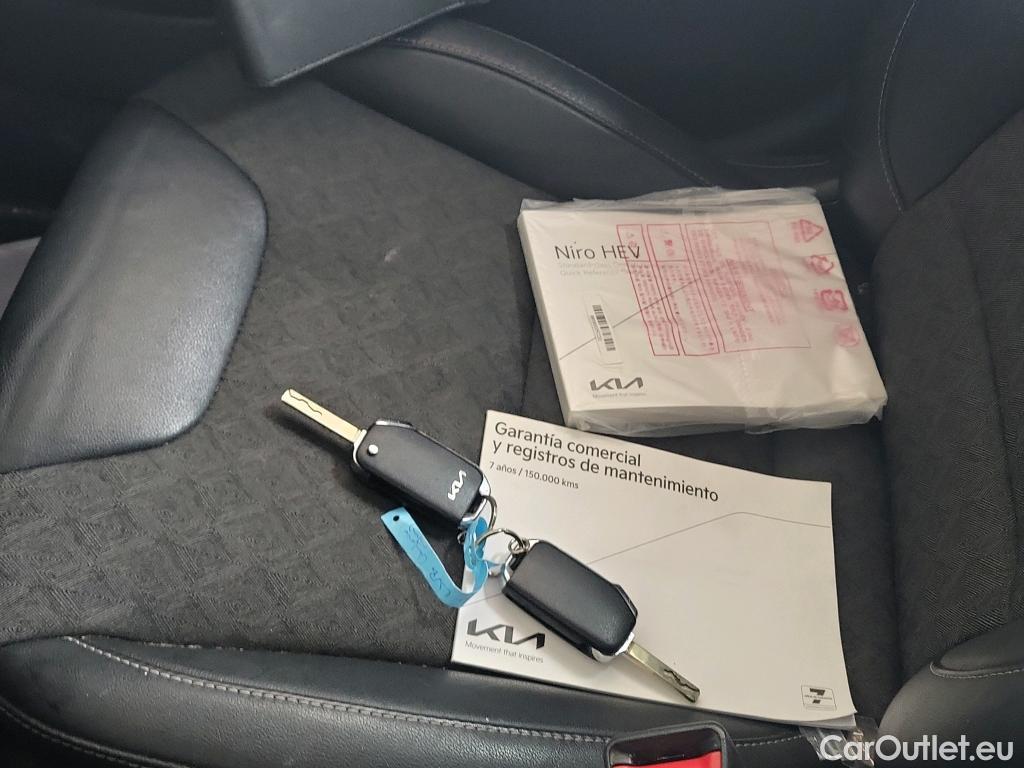  KIA  Niro KIA  / 2019 / 5P / crossover 1.6 GDi HEV 104kW (141CV) Drive #22