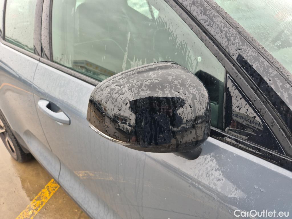  Volvo  XC 40 VOLVO XC40 / 2017 / 5P / todoterreno 1.5 T4 Twin Recharge R-Design Auto #22