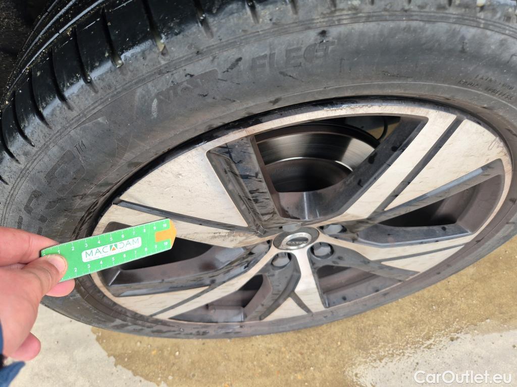  Volvo  XC 40 VOLVO XC40 / 2017 / 5P / todoterreno 1.5 T4 Twin Recharge R-Design Auto #6