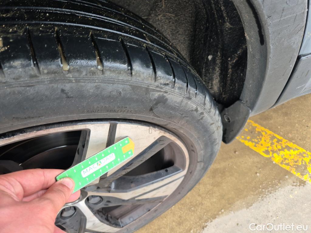  Volvo  XC 40 VOLVO XC40 / 2017 / 5P / todoterreno 1.5 T4 Twin Recharge R-Design Auto #7