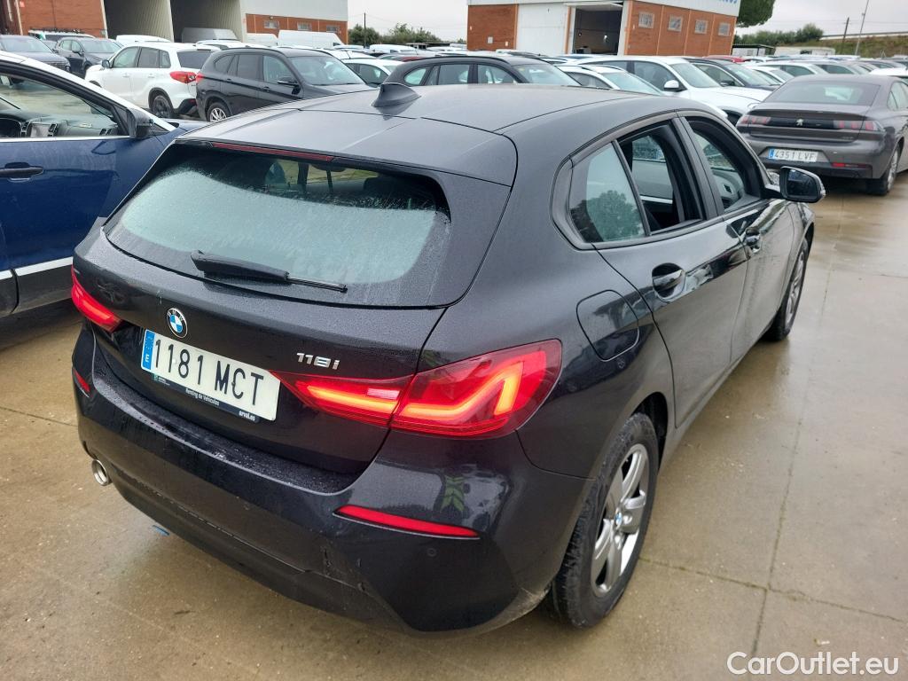  Bmw  Serie 1 BMW  / 2019 / 5P / berlina con portón 118i #1