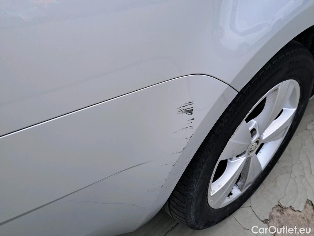  Skoda  Octavia SKODA  / 2016 / 5P / familiar Combi 1.6 TDI CR 85KW (115CV) Ambition #24