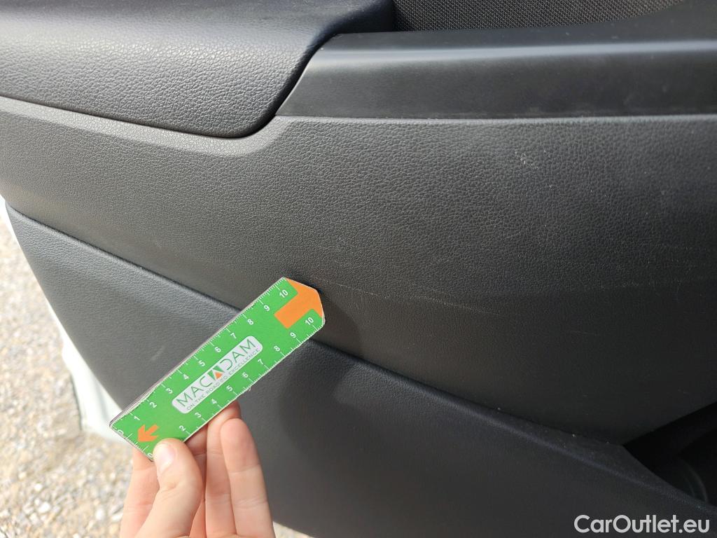  Hyundai  Konna HYUNDAI Kona / 2017 / 5P / todoterreno 1.6 GDI HEV Klass DCT #9