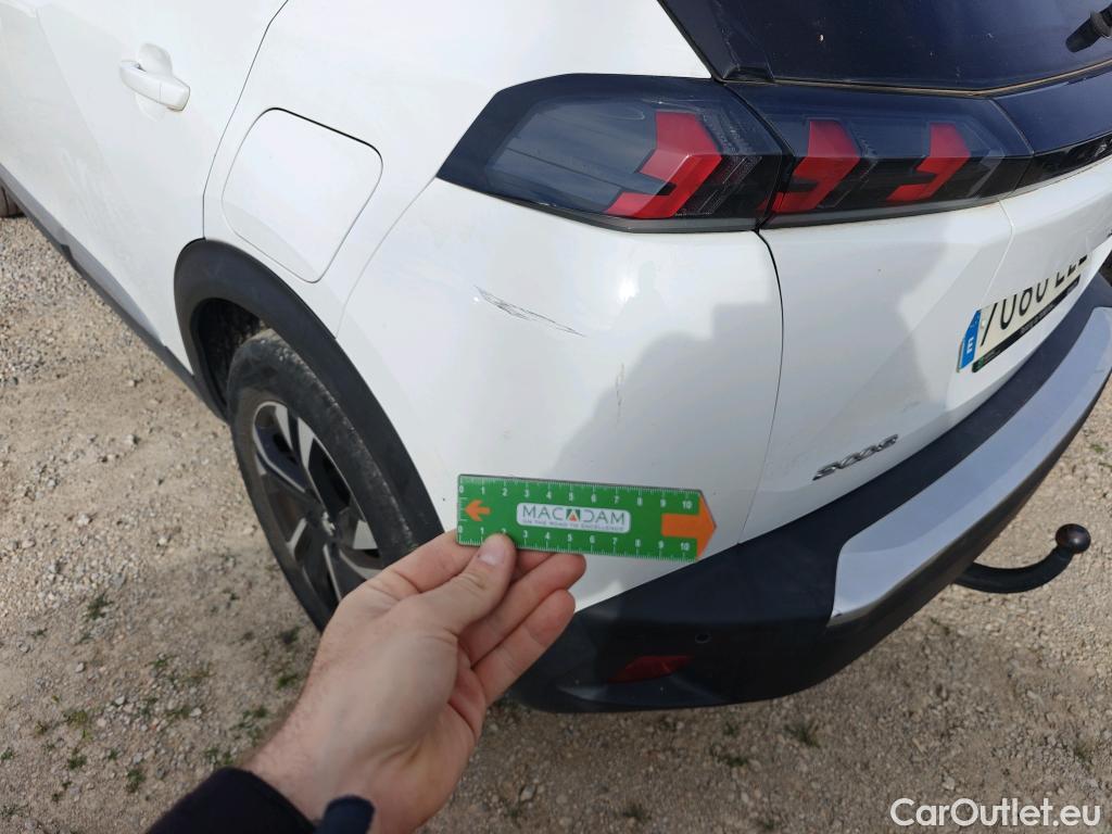  Peugeot  2008 PEUGEOT  / 2019 / 5P / todoterreno Allure BlueHDI 81kW (110CV) #44