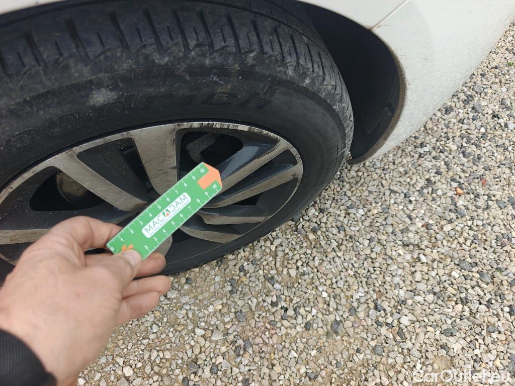  Peugeot  308 PEUGEOT  / 2017 / 5P / berlina con portón 5p Style BlueHDi 130 S&S #2