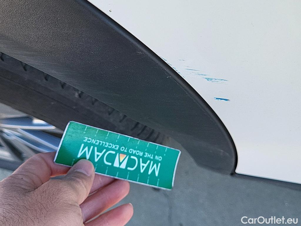  Peugeot  2008 PEUGEOT  / 2019 / 5P / todoterreno Active Pack BlueHDI 81kW (110CV) #28