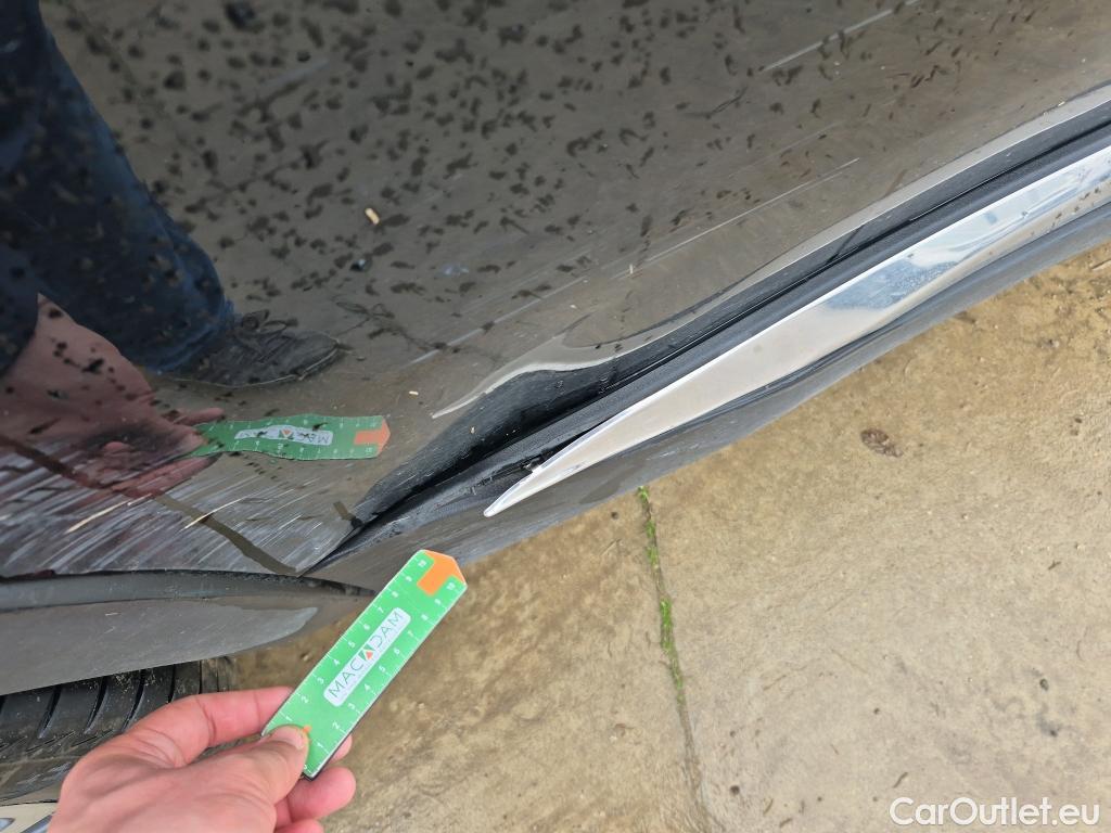  Peugeot  3008 PEUGEOT  / 2020 / 5P / todoterreno 1.5 BlueHDi 96kW (130CV) S&S Allure EAT8 #4