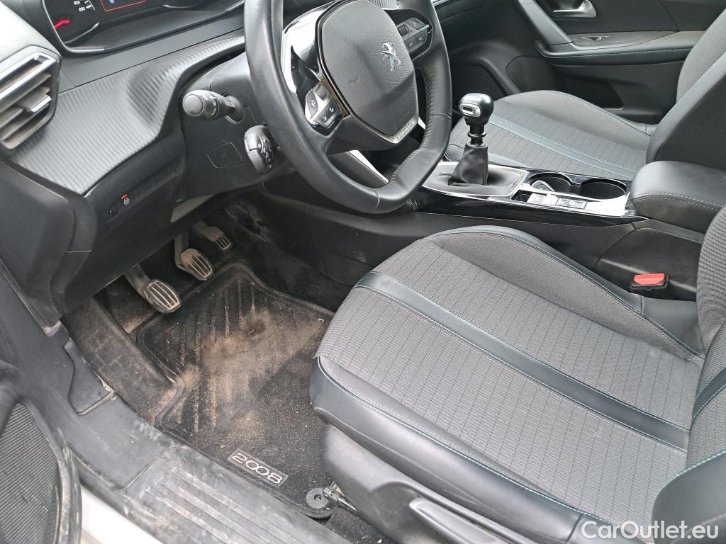  Peugeot  2008 PEUGEOT  / 2019 / 5P / todoterreno Allure BlueHDI 81kW (110CV) #7