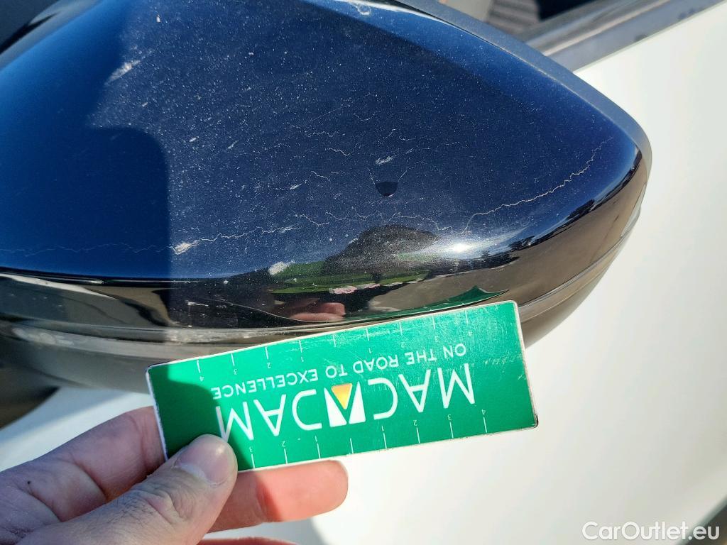  Peugeot  2008 PEUGEOT  / 2019 / 5P / todoterreno Active Pack BlueHDI 81kW (110CV) #24