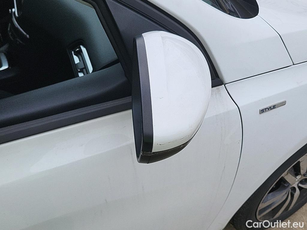  Peugeot  308 PEUGEOT  / 2017 / 5P / berlina con portón 5p Style BlueHDi 130 S&S #27