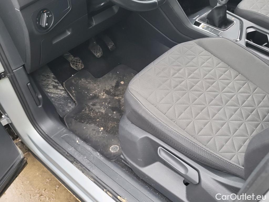  Volkswagen  Tiguan VOLKSWAGEN  / 2020 / 5P / todoterreno Life 2.0 TDI 110kW (150CV) #10