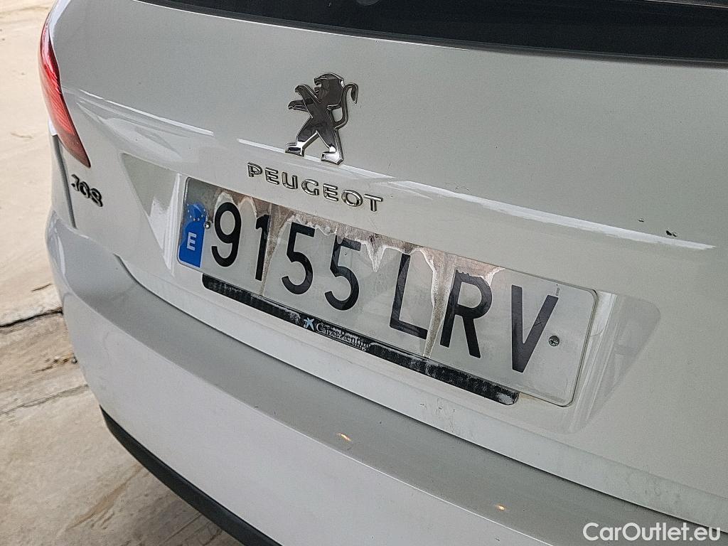  Peugeot  308 PEUGEOT  / 2017 / 5P / berlina con portón 5p Style BlueHDi 130 S&S #23