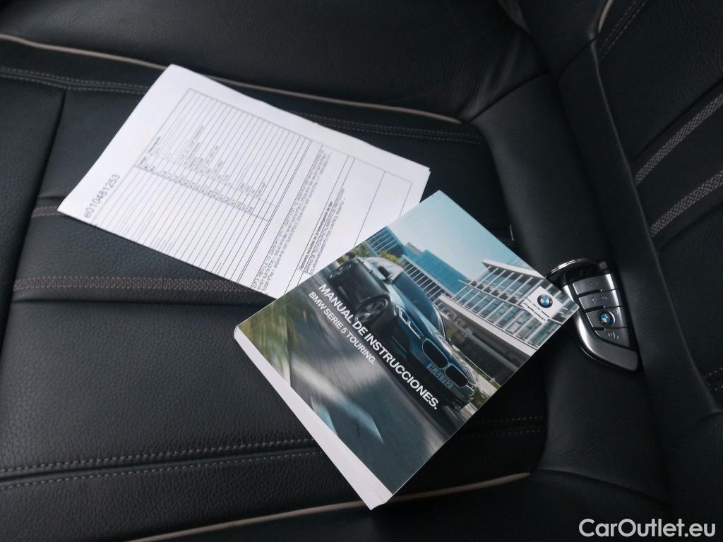  Bmw  Serie 5 BMW  / 2020 / 5P / familiar 520dA xDrive Touring #15