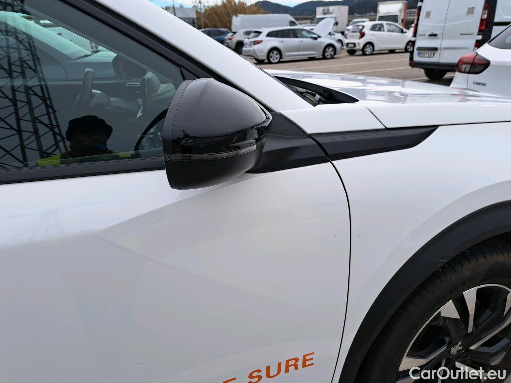  Peugeot  2008 PEUGEOT  / 2019 / 5P / todoterreno Allure BlueHDI 81kW (110CV) #17