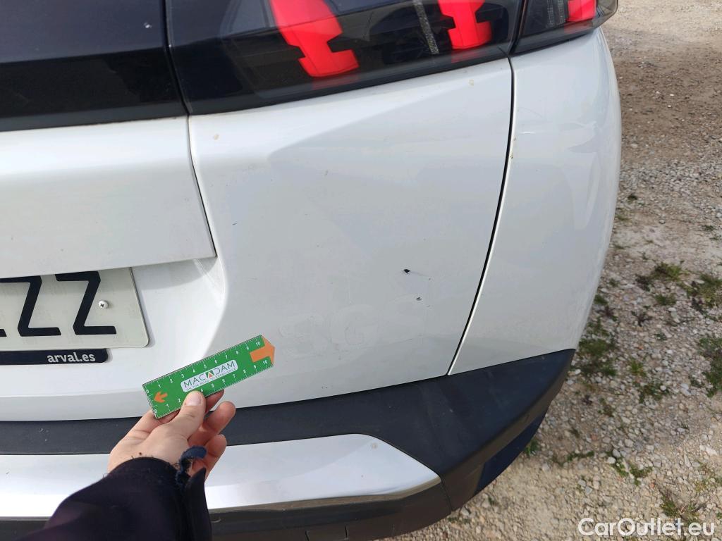  Peugeot  2008 PEUGEOT  / 2019 / 5P / todoterreno Allure BlueHDI 81kW (110CV) #8