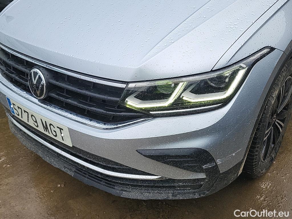  Volkswagen  Tiguan VOLKSWAGEN  / 2020 / 5P / todoterreno Life 2.0 TDI 110kW (150CV) #3