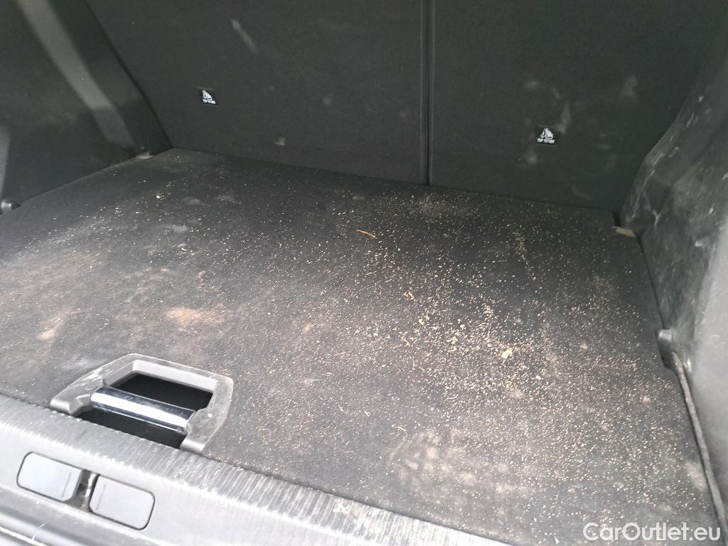  Peugeot  2008 PEUGEOT  / 2019 / 5P / todoterreno Allure BlueHDI 81kW (110CV) #5