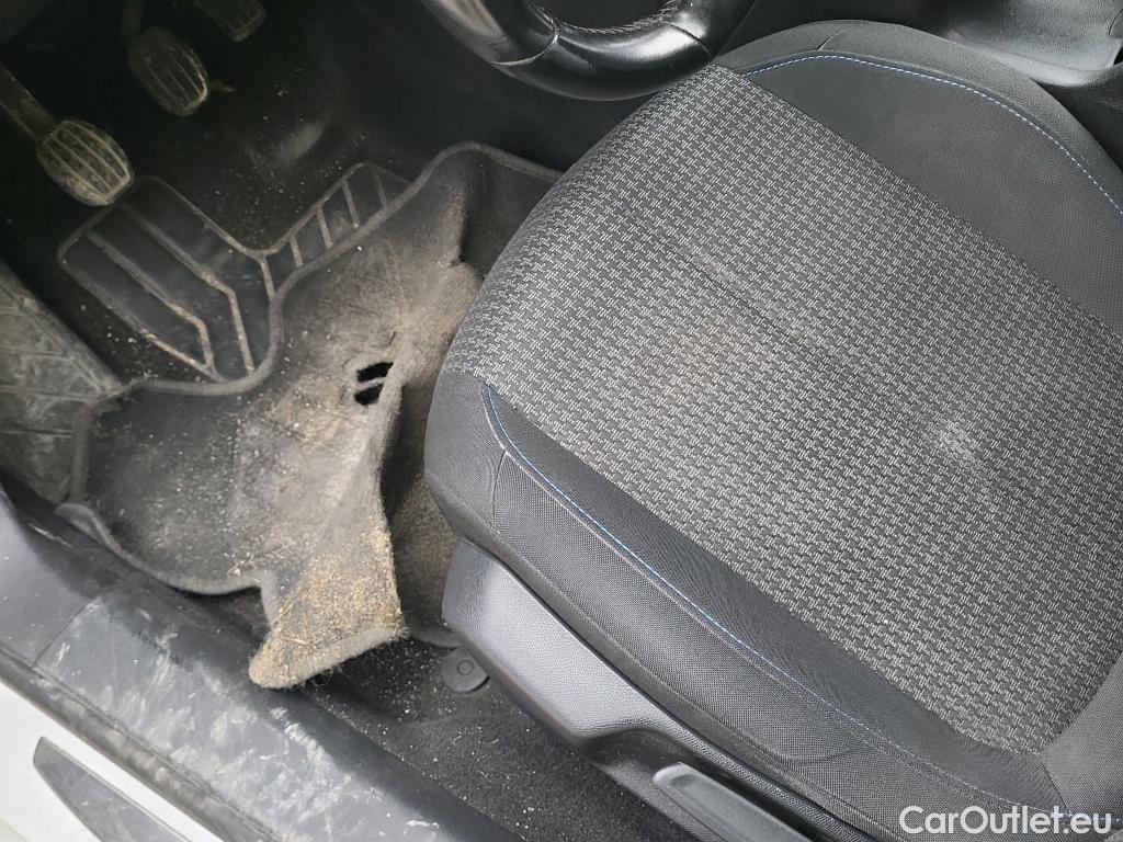  Peugeot  308 PEUGEOT  / 2017 / 5P / berlina con portón 5p Style BlueHDi 130 S&S #31