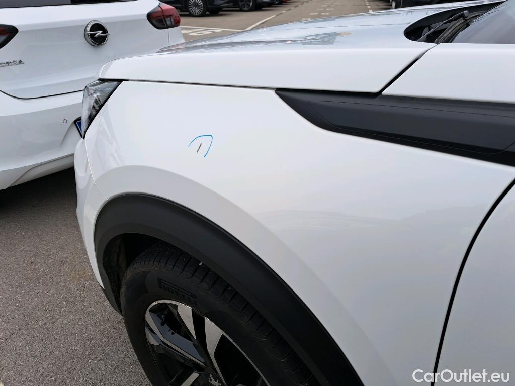  Peugeot  2008 PEUGEOT  / 2019 / 5P / todoterreno Allure BlueHDI 81kW (110CV) #8