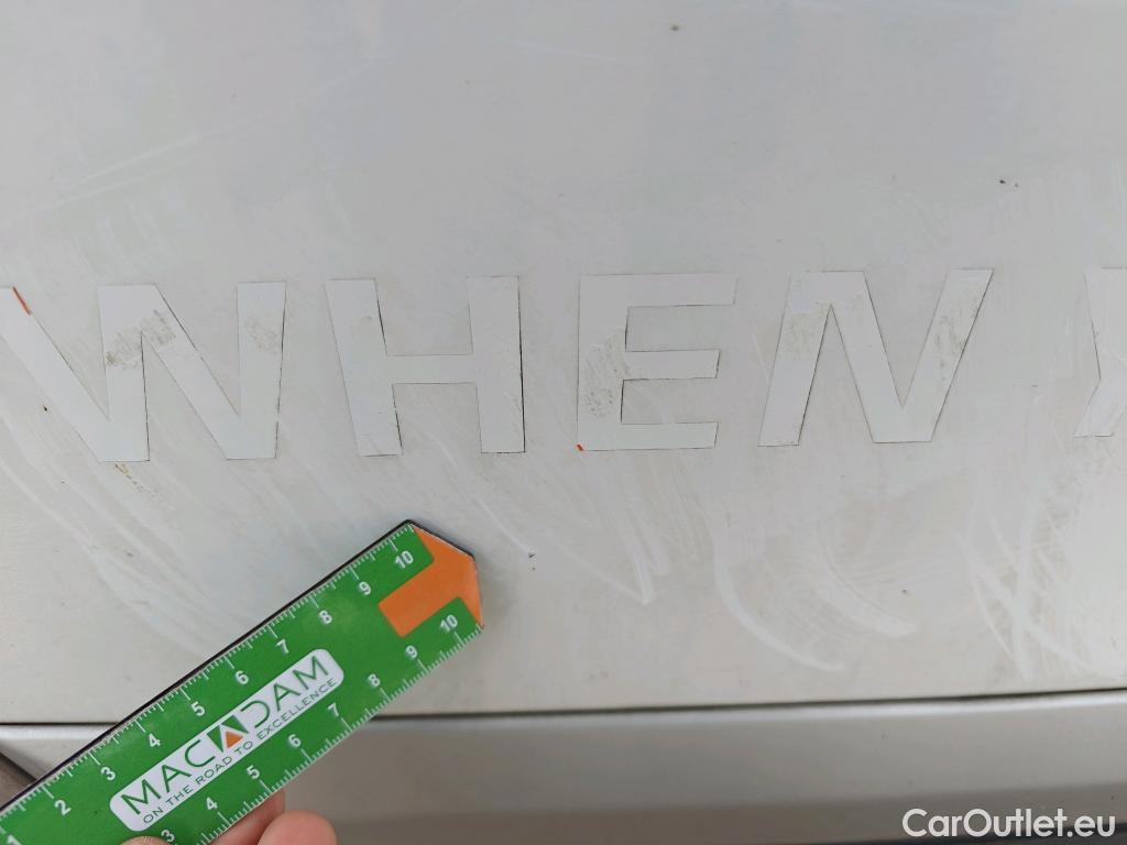  Peugeot  2008 PEUGEOT  / 2019 / 5P / todoterreno Allure BlueHDI 81kW (110CV) #21