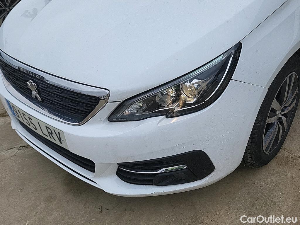  Peugeot  308 PEUGEOT  / 2017 / 5P / berlina con portón 5p Style BlueHDi 130 S&S #21