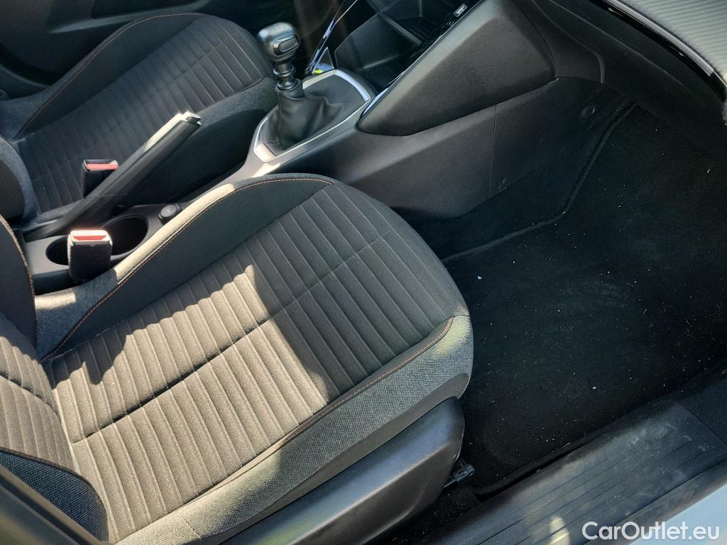  Peugeot  2008 PEUGEOT  / 2019 / 5P / todoterreno Active Pack BlueHDI 81kW (110CV) #22