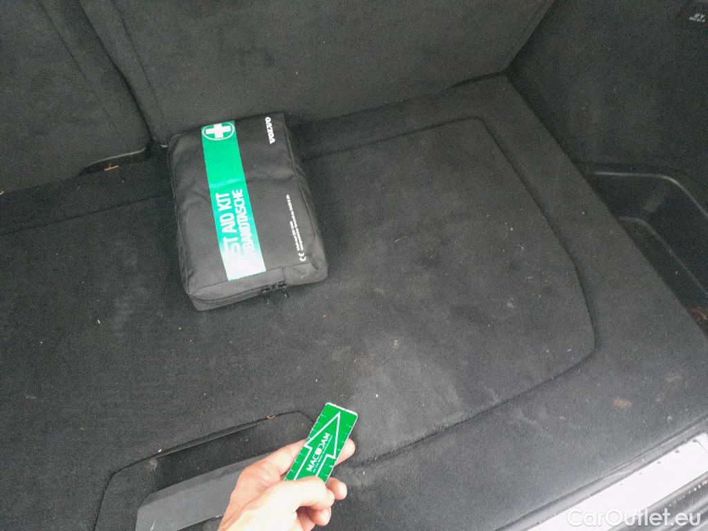  Volvo  XC90 VOLVO  / 2019 / 5P / todoterreno 2.0 T8 AWD Recharge Inscription Auto #15