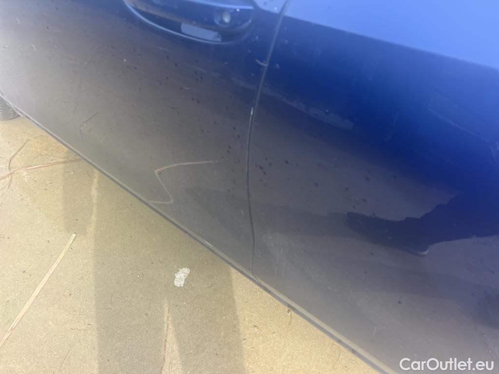  Volkswagen  Golf  VOLKSWAGEN / 2020 / 5P / berlina con portón Life 2.0 TDI 85kW (115CV) #11