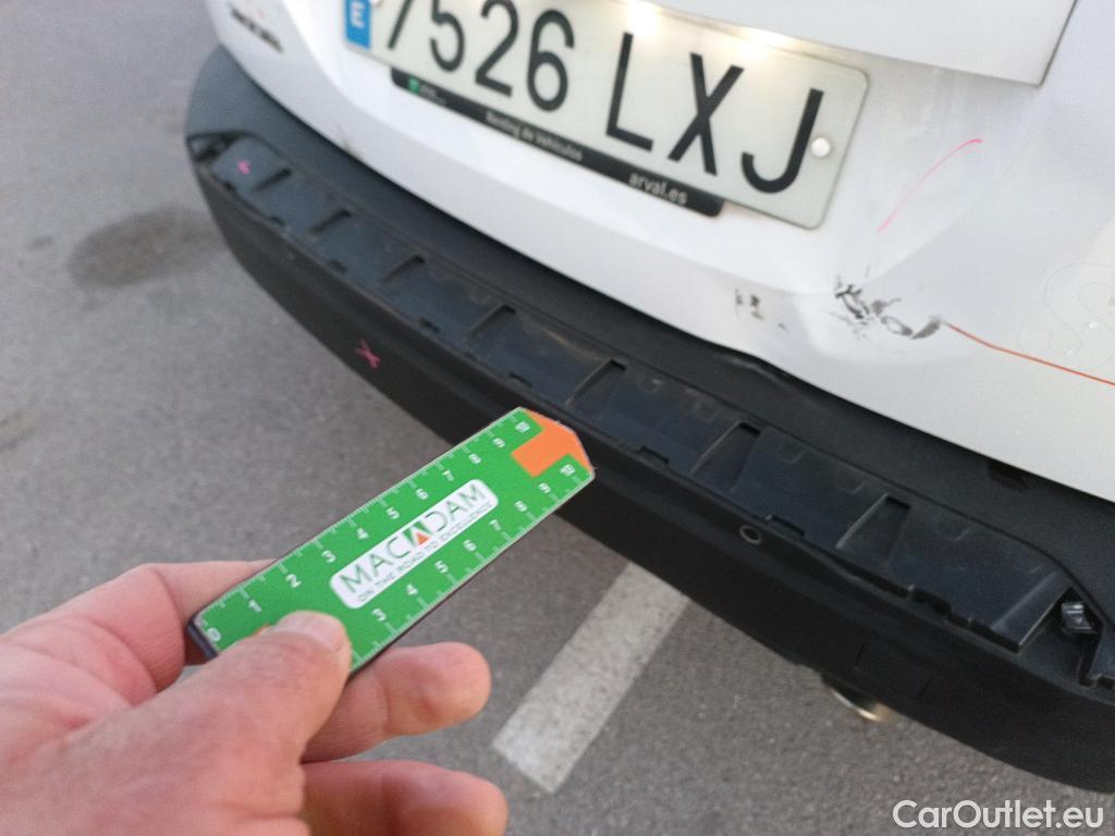  Peugeot  2008 PEUGEOT  / 2019 / 5P / todoterreno Allure BlueHDI 81kW (110CV) #4