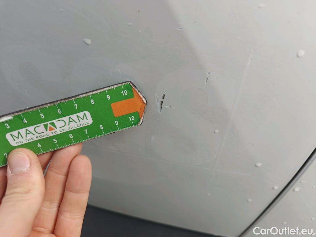  Peugeot  2008 PEUGEOT  / 2019 / 5P / todoterreno Allure BlueHDI 81kW (110CV) #4