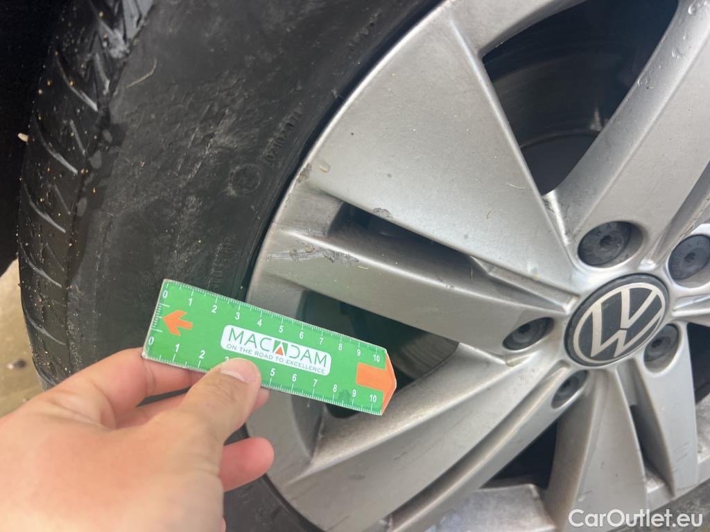  Volkswagen  Golf  VOLKSWAGEN / 2020 / 5P / berlina con portón Life 2.0 TDI 85kW (115CV) #16