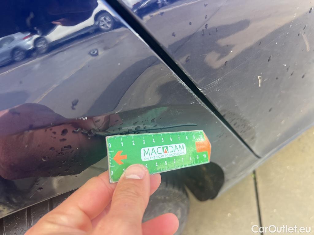  Volkswagen  Golf  VOLKSWAGEN / 2020 / 5P / berlina con portón Life 2.0 TDI 85kW (115CV) #8