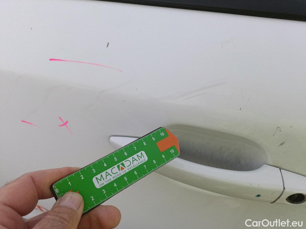  Peugeot  2008 PEUGEOT  / 2019 / 5P / todoterreno Allure BlueHDI 81kW (110CV) #10