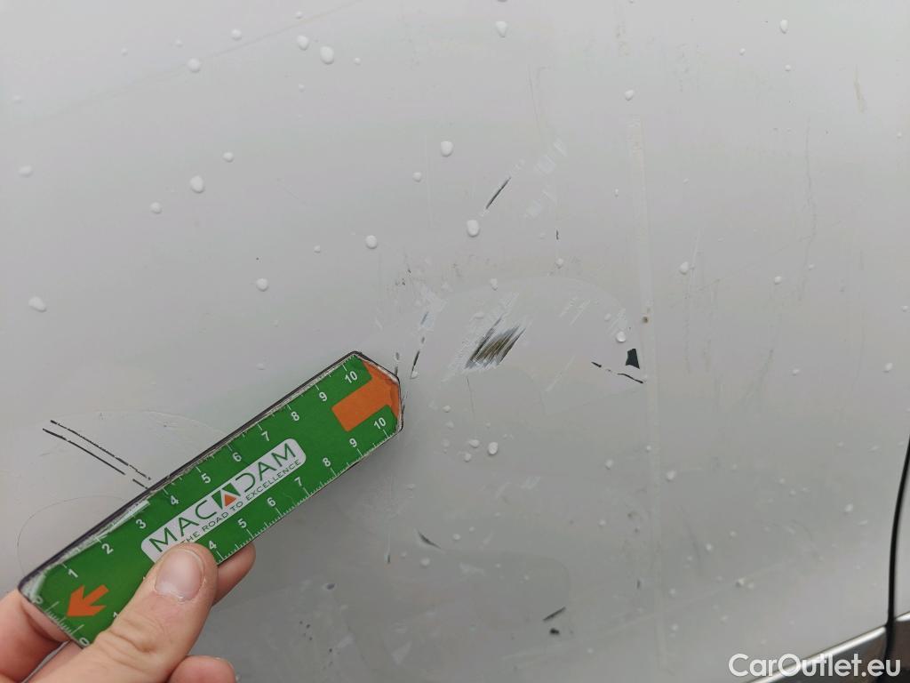  Peugeot  2008 PEUGEOT  / 2019 / 5P / todoterreno Allure BlueHDI 81kW (110CV) #26