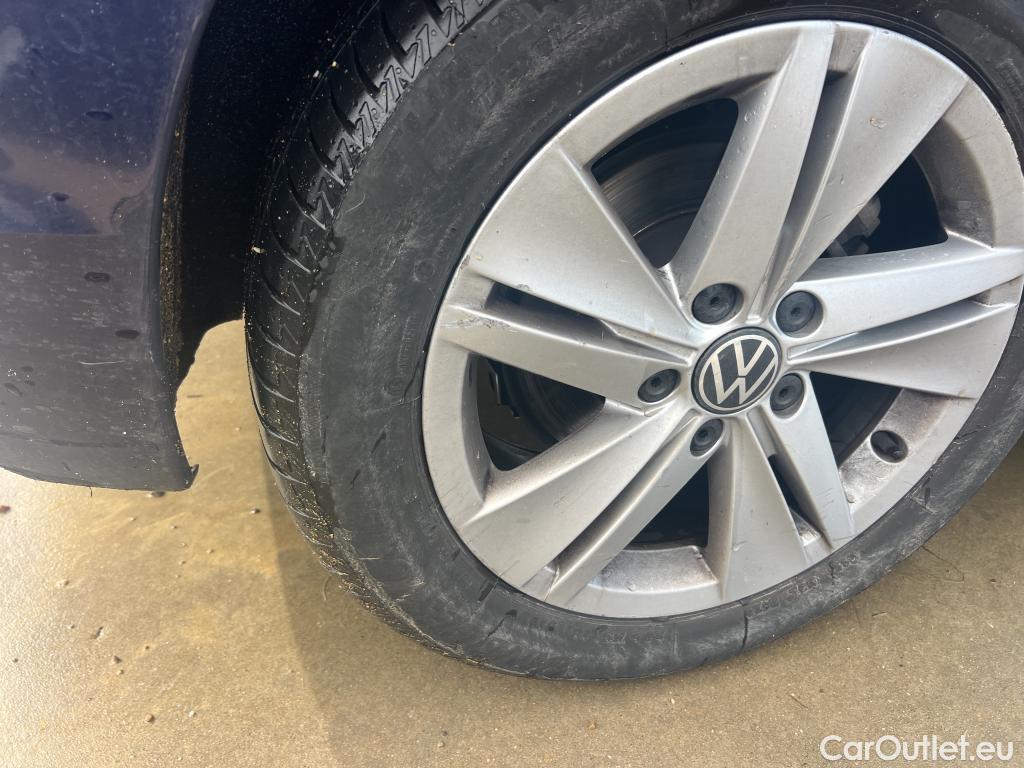  Volkswagen  Golf  VOLKSWAGEN / 2020 / 5P / berlina con portón Life 2.0 TDI 85kW (115CV) #15