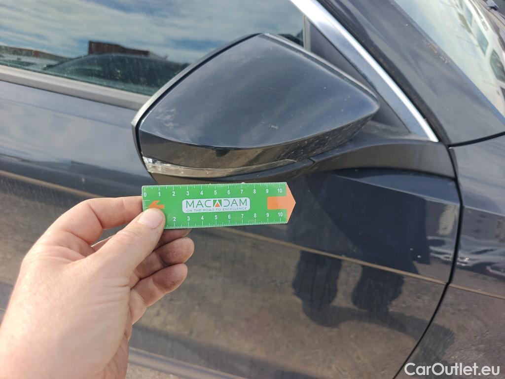  Volkswagen  T-ROC VOLKSWAGEN  / 2017 / 5P / todoterreno Advance 1.6 TDI 85kW (115CV) #31