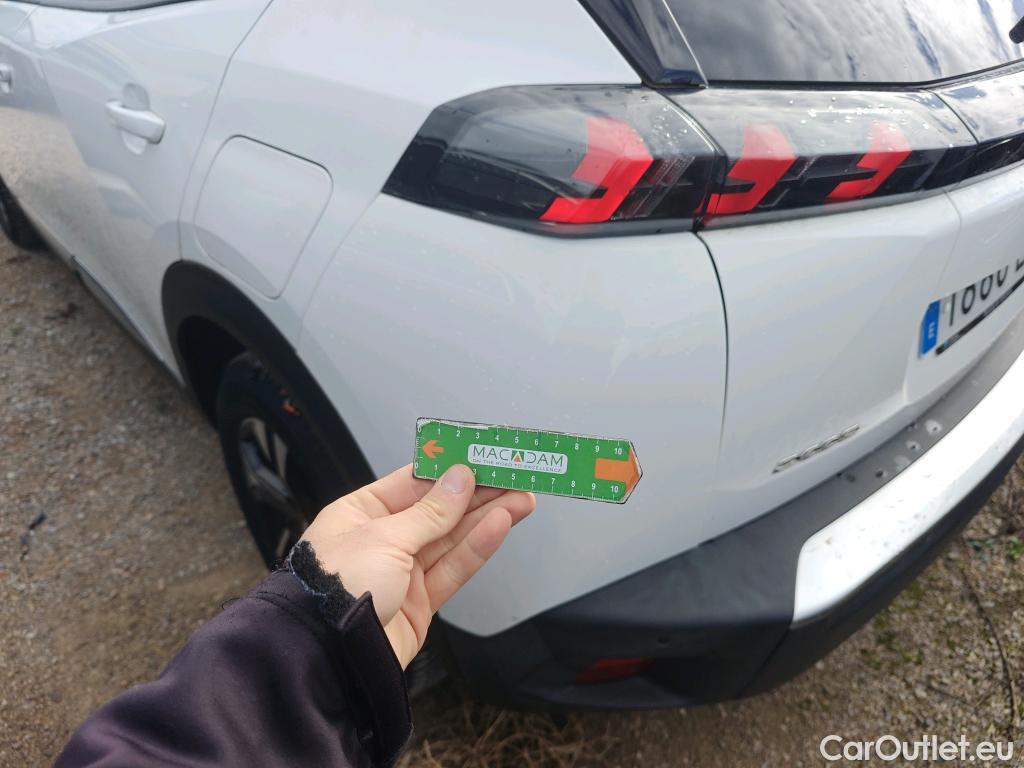  Peugeot  2008 PEUGEOT  / 2019 / 5P / todoterreno Allure BlueHDI 81kW (110CV) #54