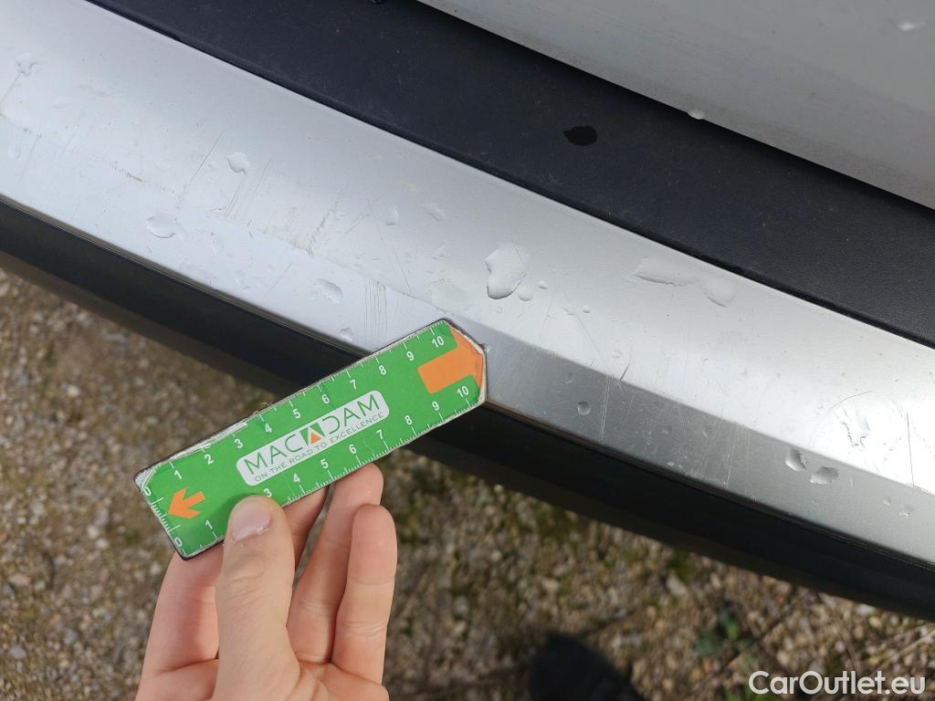  Peugeot  2008 PEUGEOT  / 2019 / 5P / todoterreno Allure BlueHDI 81kW (110CV) #57