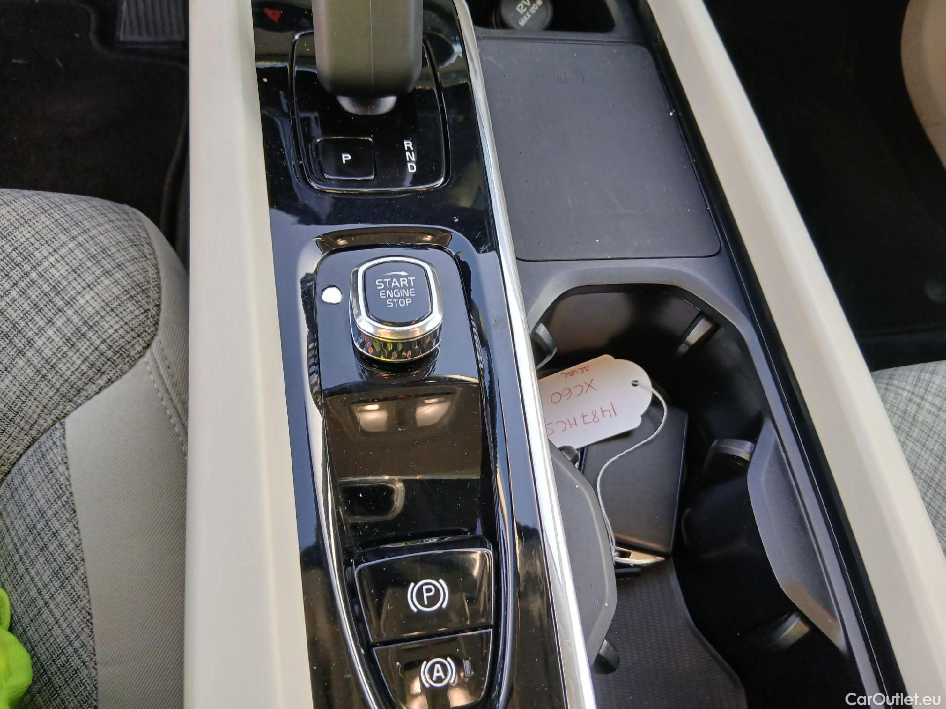  Volvo  XC60 VOLVO XC 60 2.0 T6 AWD Recharge Core Auto #50