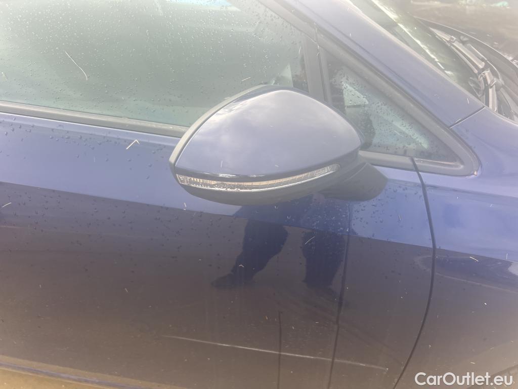  Volkswagen  Golf  VOLKSWAGEN / 2020 / 5P / berlina con portón Life 2.0 TDI 85kW (115CV) #23