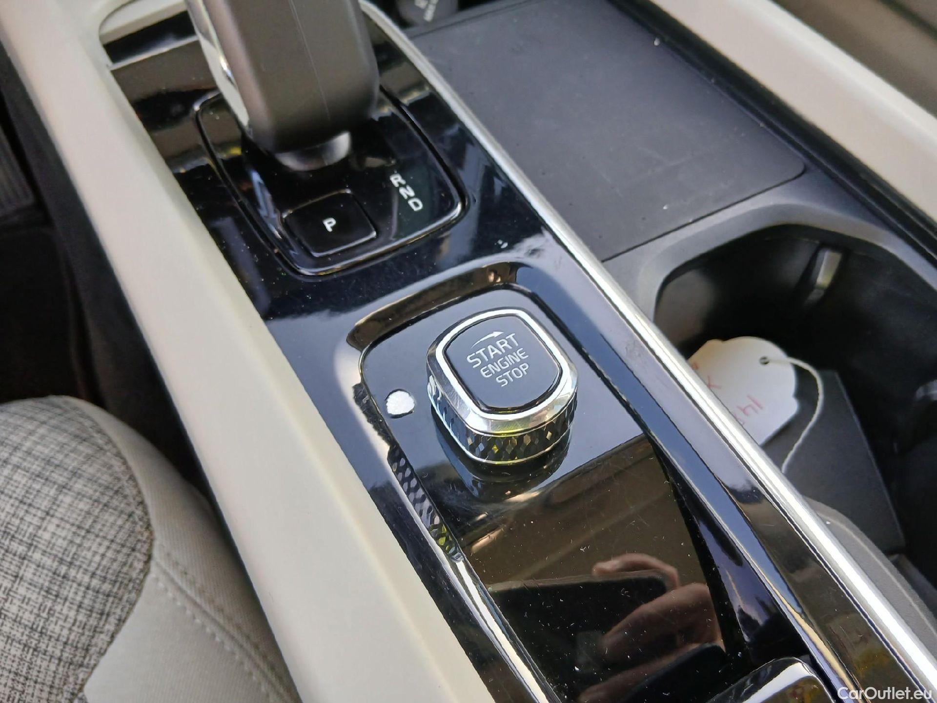  Volvo  XC60 VOLVO XC 60 2.0 T6 AWD Recharge Core Auto #1