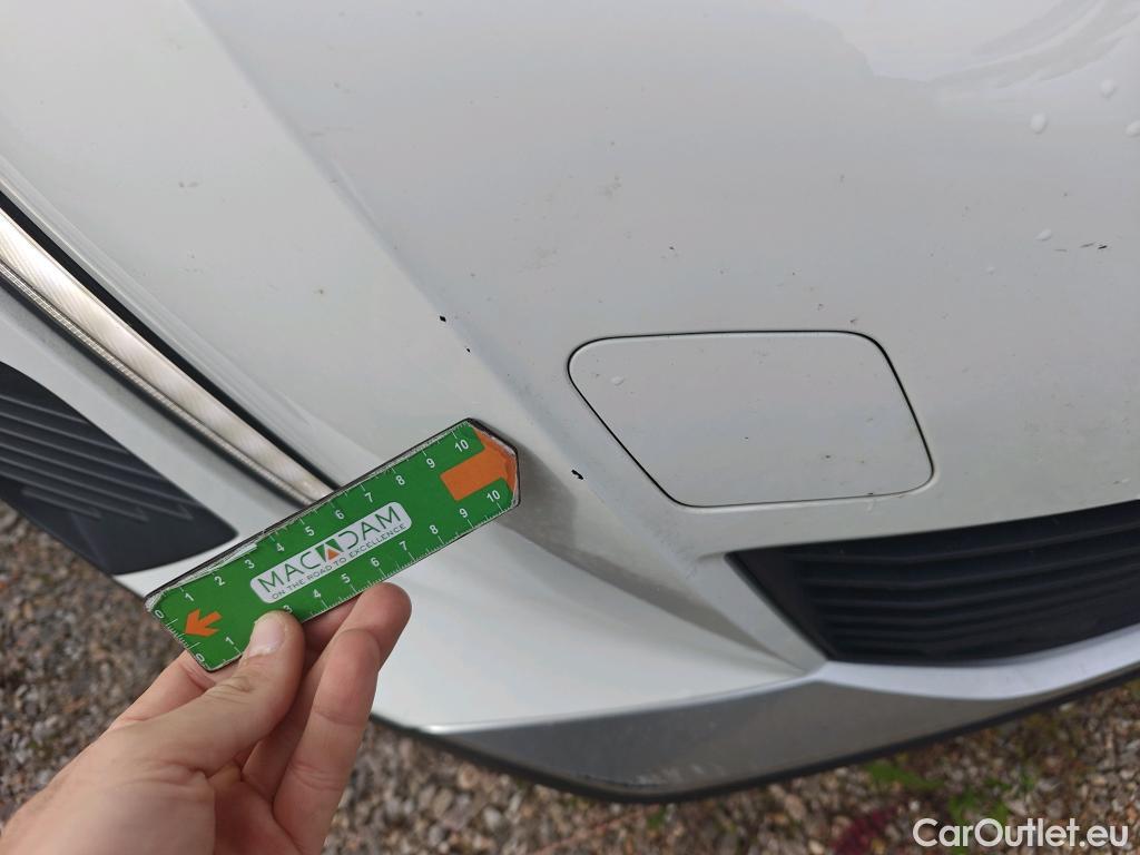  Peugeot  2008 PEUGEOT  / 2019 / 5P / todoterreno Allure BlueHDI 81kW (110CV) #44